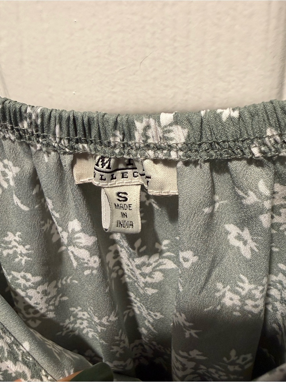 Mossimo Supply Co. Sage Green Floral V-Neck Smocked Midi Dress - Picture 3 of 3